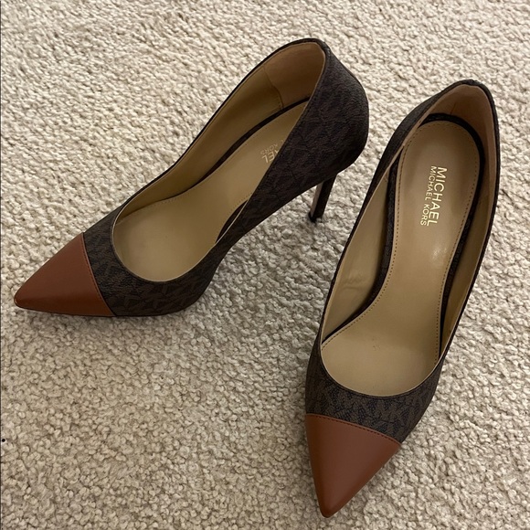 Michael Kors Brown and Black Pointed Heels - Picture 1 of 8